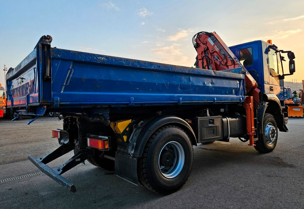 Кипер, Камион со кран Iveco Trakker 190T33 4x4 Euro5 Kran Atlas 120.2E Funk: слика 10
