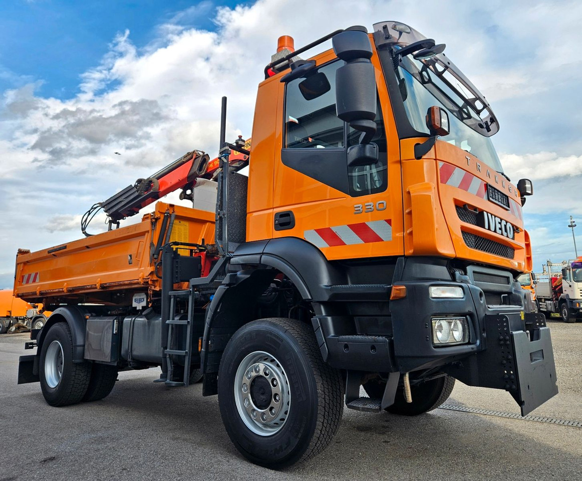Iveco Trakker 190T33 4x4 Euro5 Kran Palfinger Funk - Кипер, Камион со кран: слика 1 Iveco Trakker 190T33 4x4 Euro5 Kran Palfinger Funk - Кипер, Камион со кран: слика 1