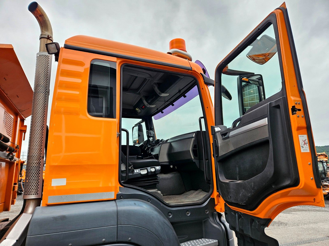 Кипер, Камион со кран MAN TGS 28.360 6x4-4 HIAB 144E-4 Kran Euro5: слика 22