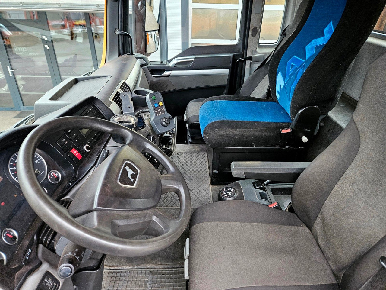 Кипер, Камион со кран MAN TGS 28.360 6x4-4 HIAB 144E-4 Kran Euro5: слика 17