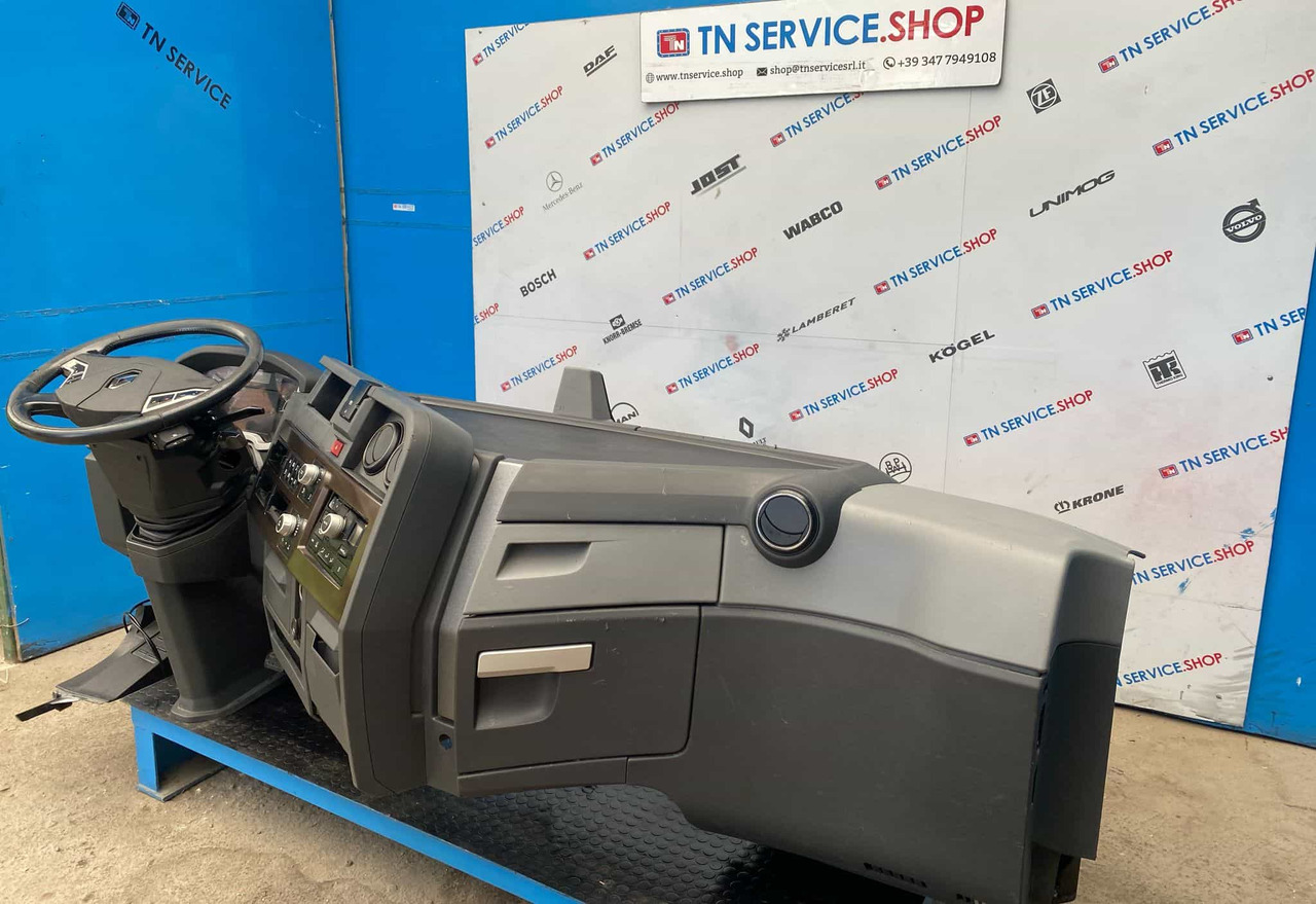 Cruscotto Renault T520 - Кабина и ентериер: слика 5 Cruscotto Renault T520 - Кабина и ентериер: слика 5