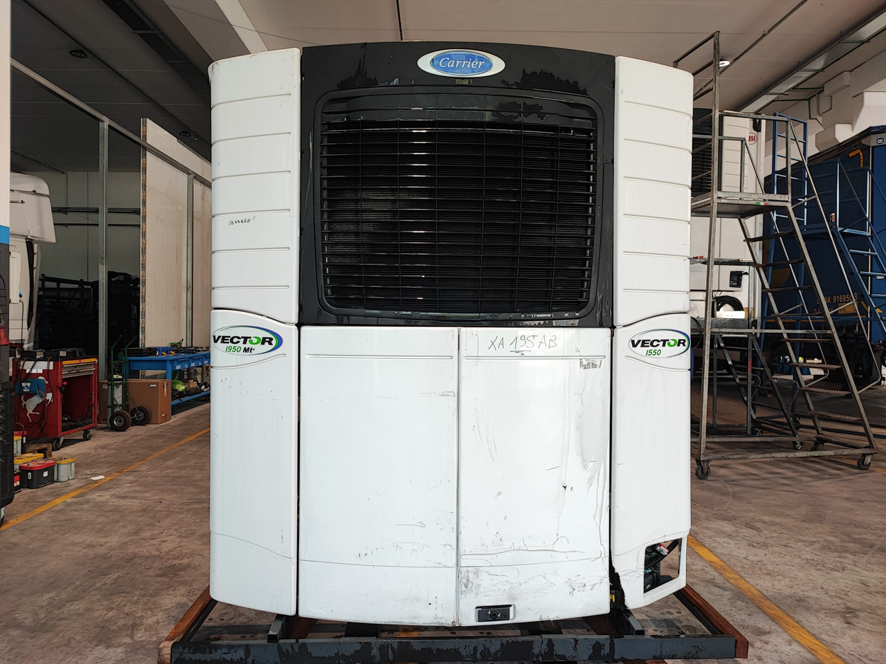 Motore frigo Carrier Vector 1550 pezzi di ricambio - Фрижидерска единица: слика 1 Motore frigo Carrier Vector 1550 pezzi di ricambio - Фрижидерска единица: слика 1
