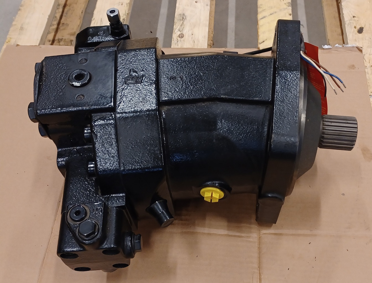 REXROTH A6VM200DA1/63W-VAB017FB-K - Хидрауличен мотор за Багер гасеничар: слика 1 REXROTH A6VM200DA1/63W-VAB017FB-K - Хидрауличен мотор за Багер гасеничар: слика 1
