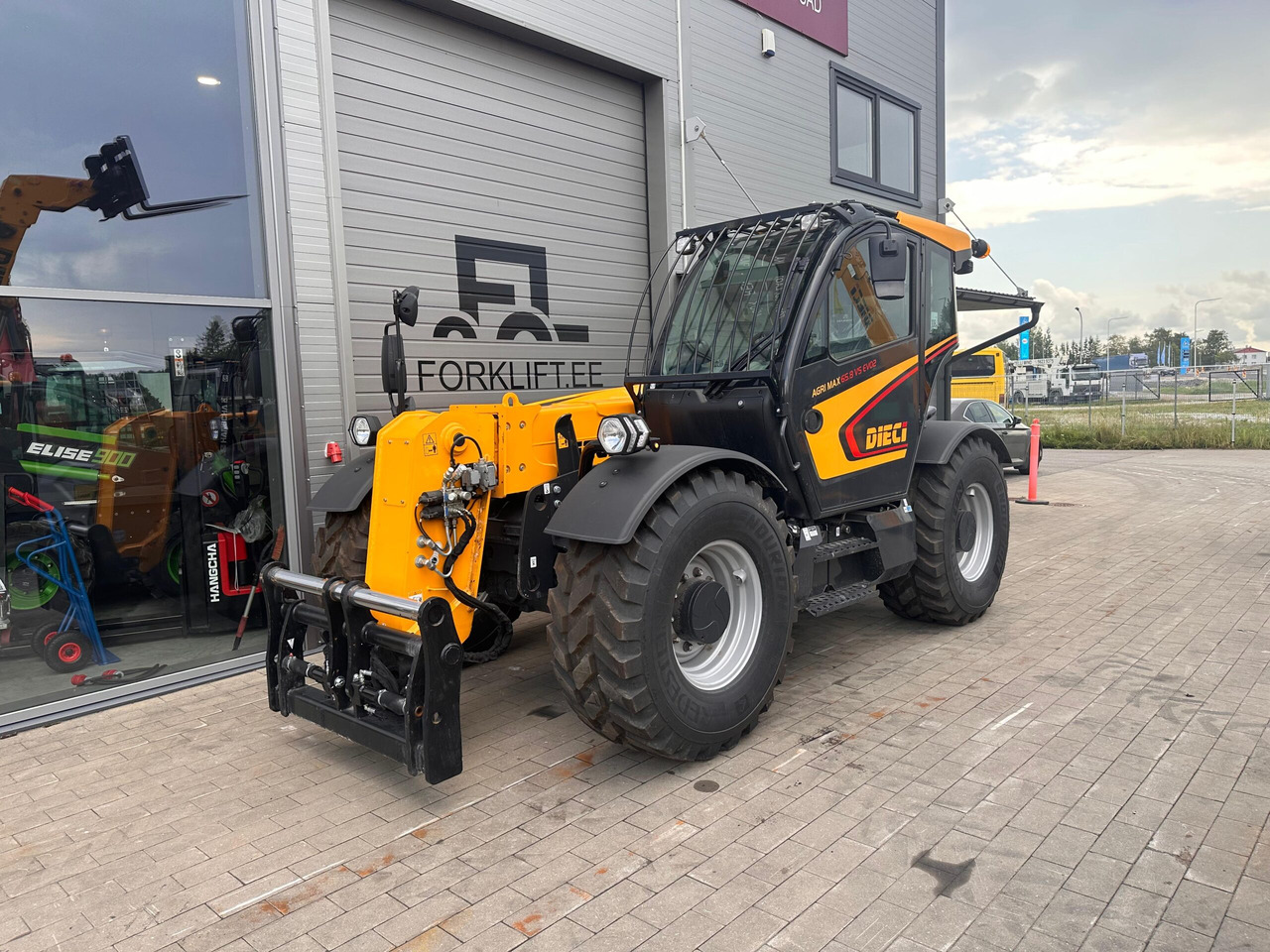 Dieci Agri Max 65.8 VS EVO2 GD - Телескопски ракувач: слика 1 Dieci Agri Max 65.8 VS EVO2 GD - Телескопски ракувач: слика 1