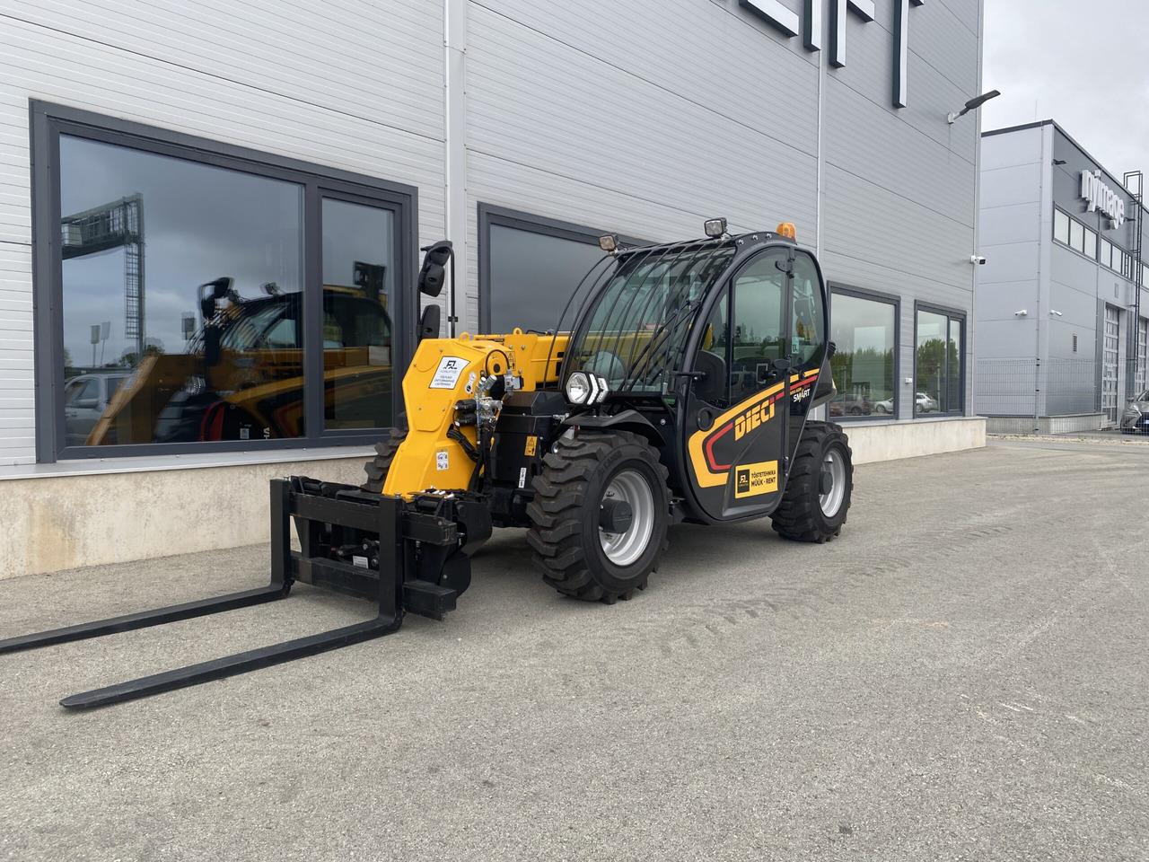 Dieci Mini Agri 20.4 SMART 37 kW - Телескопски ракувач: слика 1 Dieci Mini Agri 20.4 SMART 37 kW - Телескопски ракувач: слика 1
