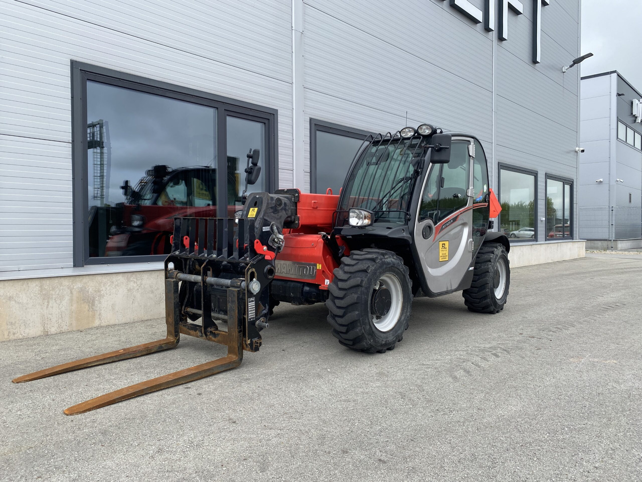 Manitou MT625H - Телескопски ракувач: слика 1 Manitou MT625H - Телескопски ракувач: слика 1