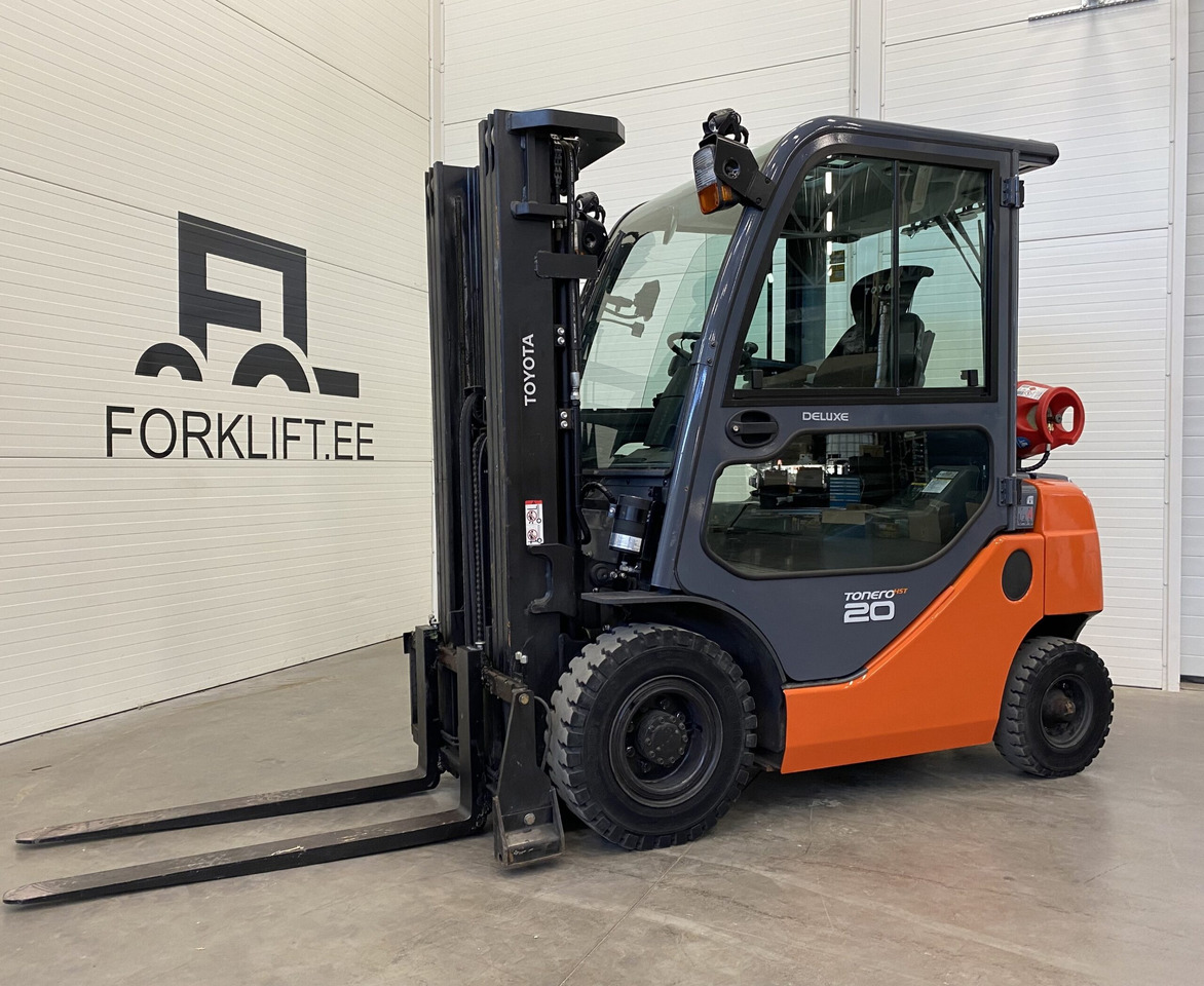 Toyota 06-8FG20F - Плински вилушкар: слика 1 Toyota 06-8FG20F - Плински вилушкар: слика 1