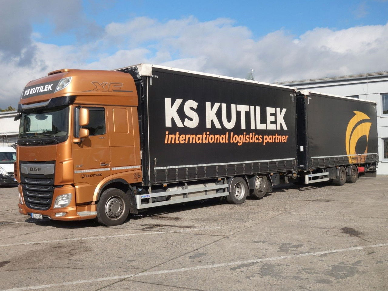 DAF XF 480 SSC, 120 cbm, Durchfahren - Камион со церада: слика 2 DAF XF 480 SSC, 120 cbm, Durchfahren - Камион со церада: слика 2