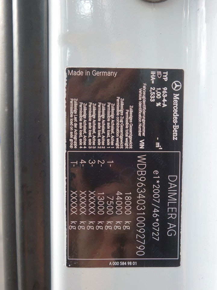 Камион влекач Mercedes-Benz Actros 1845 LS SD, Giga Space: слика 9