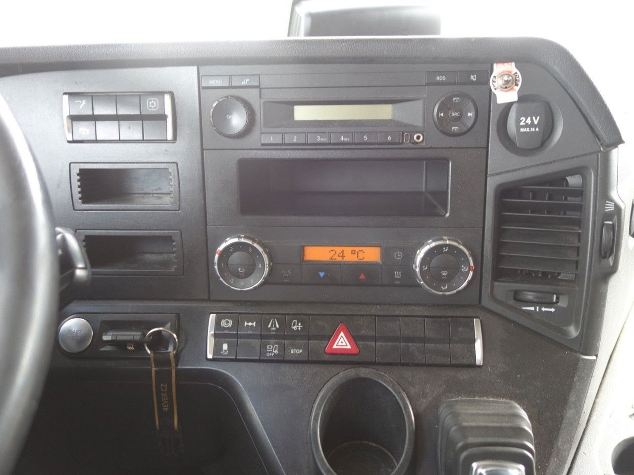 Камион влекач Mercedes-Benz Actros 1845 LS SD, Giga Space: слика 15