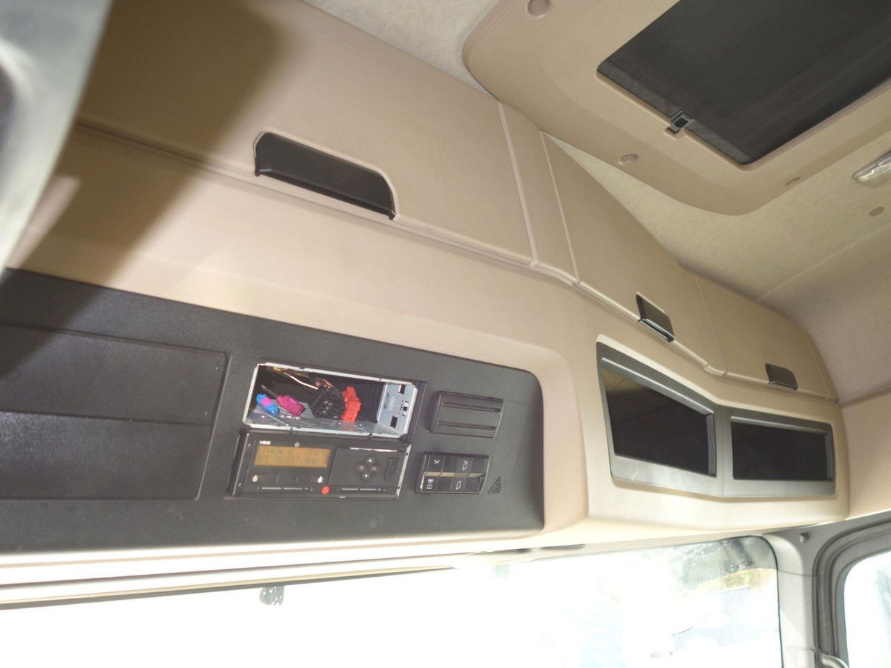 Камион влекач Mercedes-Benz Actros 1845 LS SD, Giga Space: слика 11