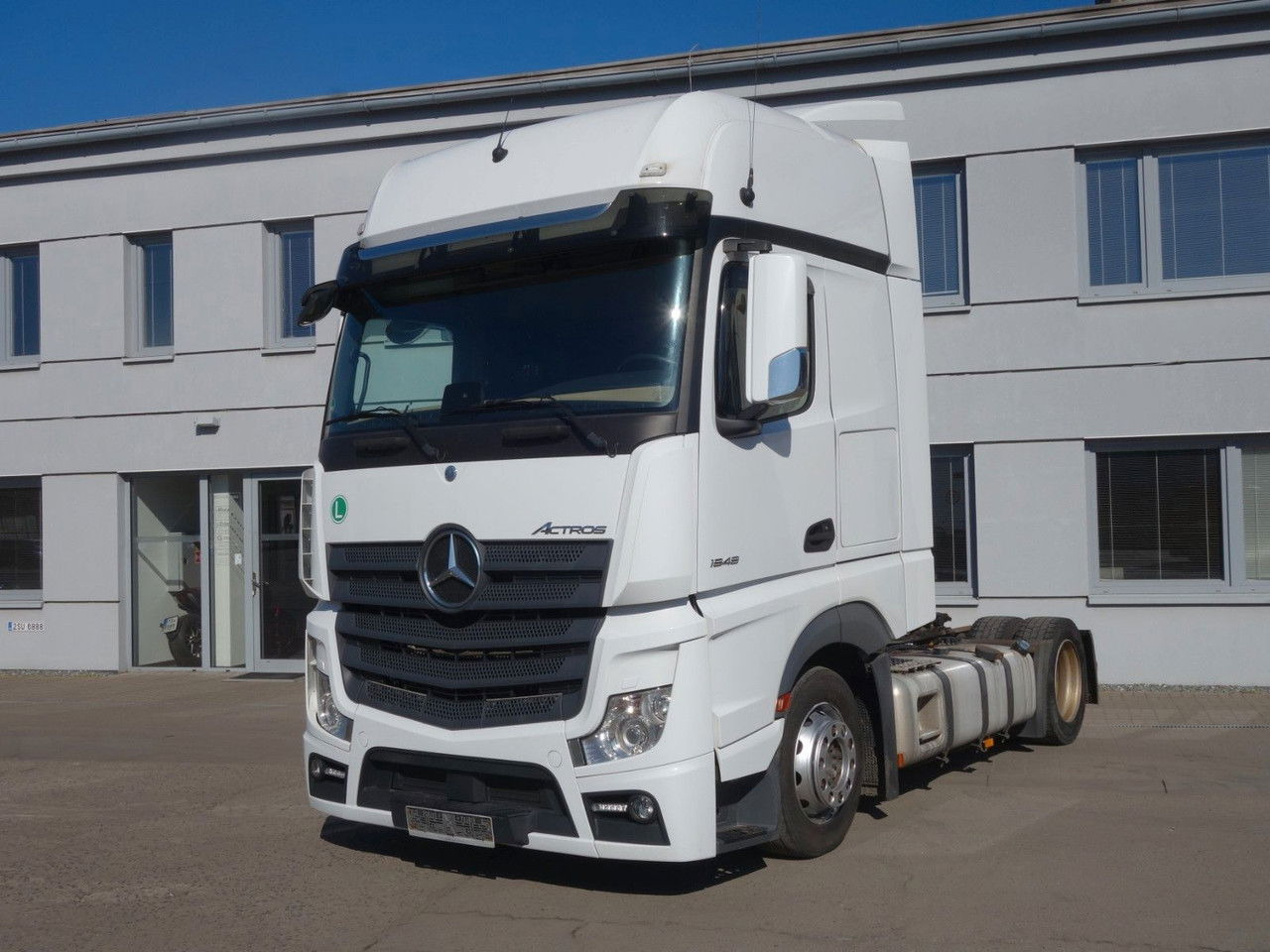 Mercedes-Benz Actros 1848 Lsnrl Giga Space, Xenon, Navi - Камион влекач: слика 1 Mercedes-Benz Actros 1848 Lsnrl Giga Space, Xenon, Navi - Камион влекач: слика 1