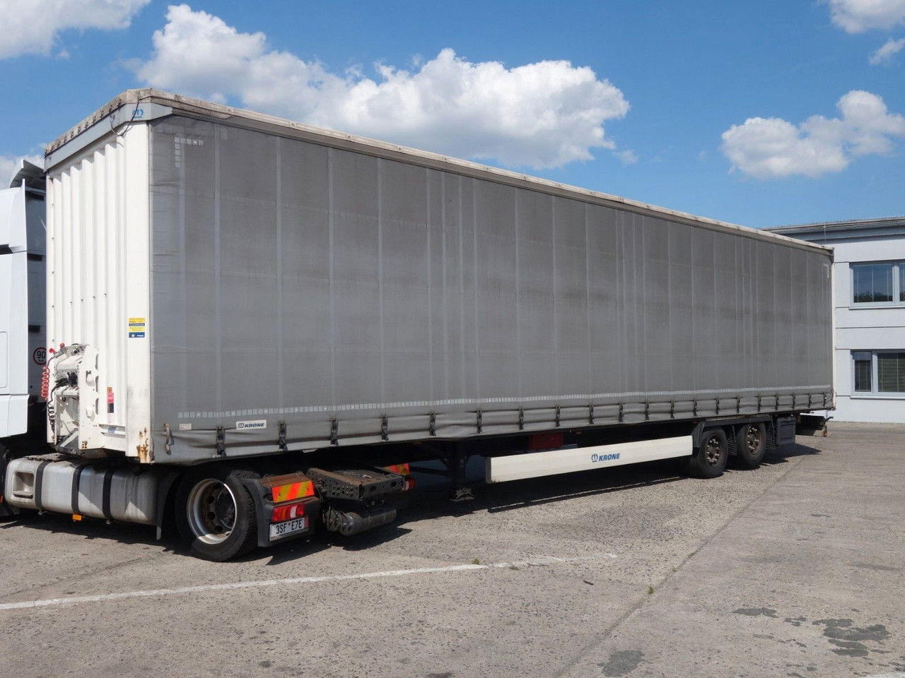 Krone SD Mega 2 Achse, 1 Liftachse, XL SD Mega 2 Achse, 1 Liftachse, XL - Полуприколка со церада: слика 3 Krone SD Mega 2 Achse, 1 Liftachse, XL SD Mega 2 Achse, 1 Liftachse, XL - Полуприколка со церада: слика 3