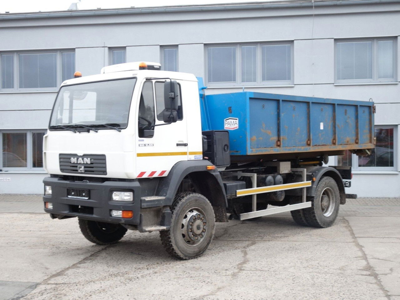 MAN 18.220 4x4 Neue Aufbau 2023 TOP 18.220 4x4 Neue Aufbau 2023 TOP - Транспортер на контејнер/ Камион со променливо тело, Камион со кран: слика 1 MAN 18.220 4x4 Neue Aufbau 2023 TOP 18.220 4x4 Neue Aufbau 2023 TOP - Транспортер на контејнер/ Камион со променливо тело, Камион со кран: слика 1