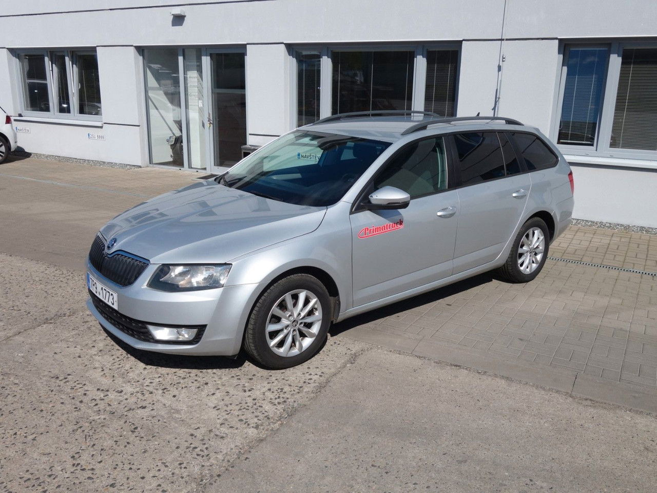 Škoda Octavia Combi Ambition 1,6 TDI, DSG, Navi, Clima - Караван: слика 2 Škoda Octavia Combi Ambition 1,6 TDI, DSG, Navi, Clima - Караван: слика 2