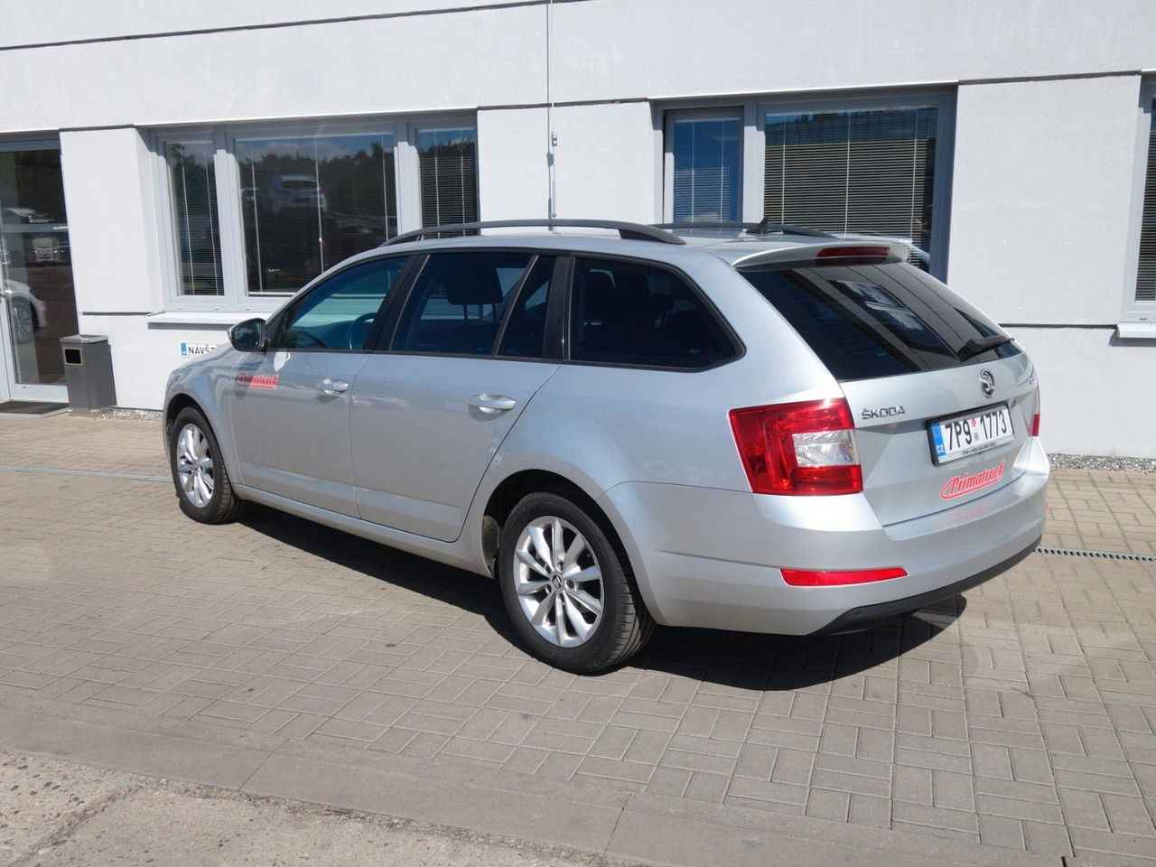 Škoda Octavia Combi Ambition 1,6 TDI, DSG, Navi, Clima - Караван: слика 4 Škoda Octavia Combi Ambition 1,6 TDI, DSG, Navi, Clima - Караван: слика 4