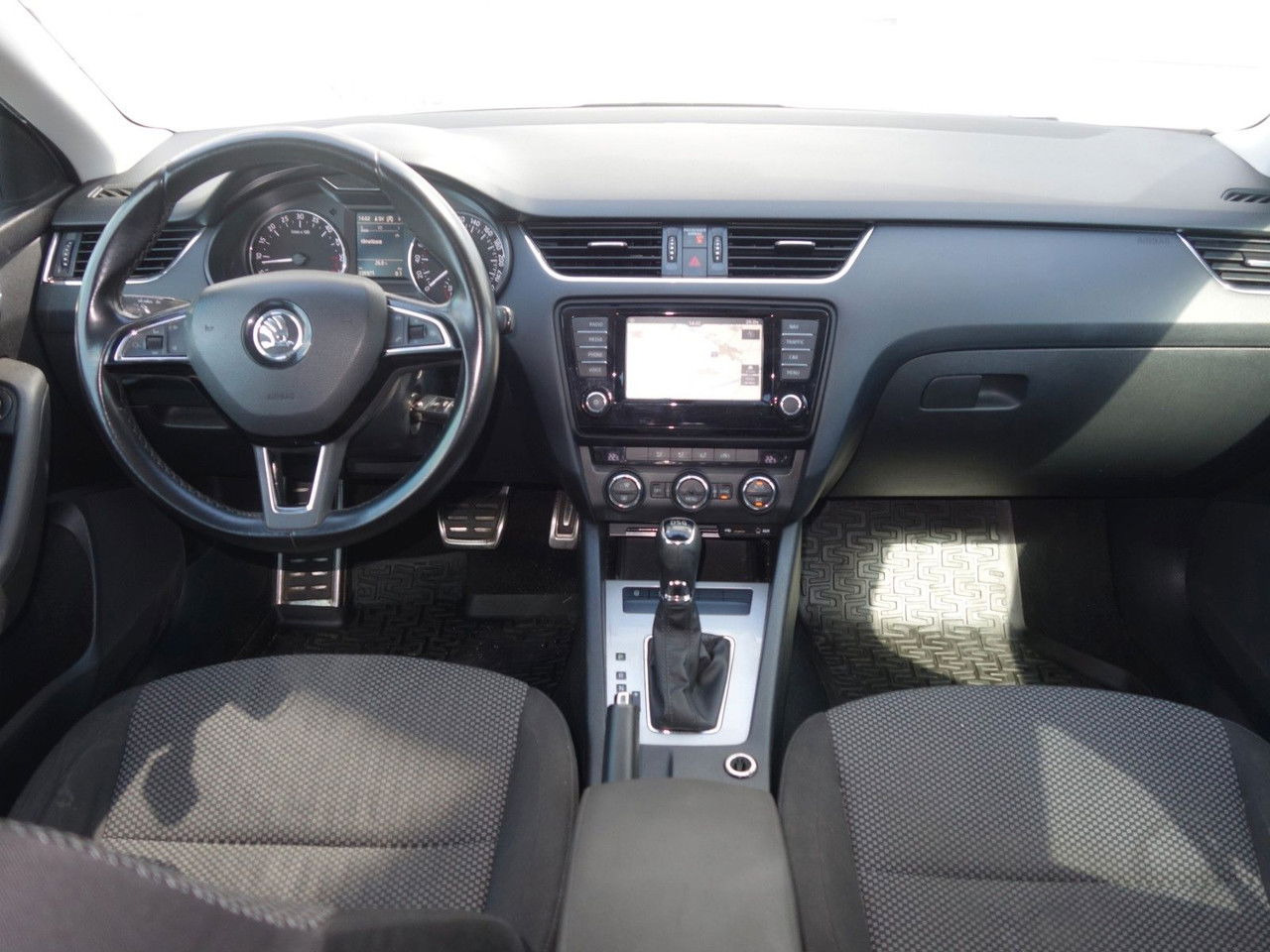 Караван Škoda Octavia Combi Ambition 1,6 TDI, DSG, Navi, Clima: слика 12