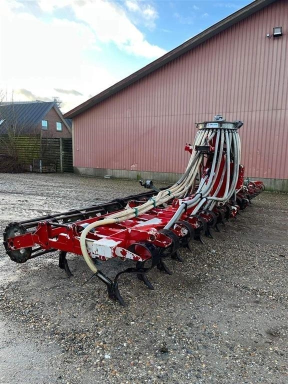 AP 8m Sortjords nedfælder m/ pakkevalse - Инјектор за течно ѓубриво: слика 2 AP 8m Sortjords nedfælder m/ pakkevalse - Инјектор за течно ѓубриво: слика 2