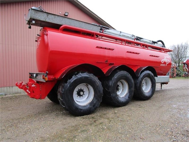 AP GV 25 - Цистерна за арско ѓубриво: слика 2 AP GV 25 - Цистерна за арско ѓубриво: слика 2