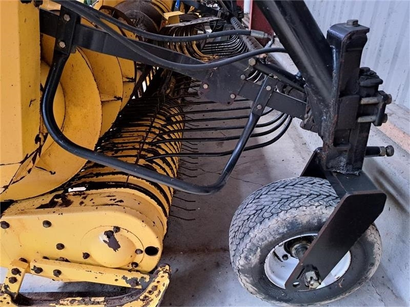 New Holland 355 W Græspick-up - Превртувачка опрема: слика 3 New Holland 355 W Græspick-up - Превртувачка опрема: слика 3