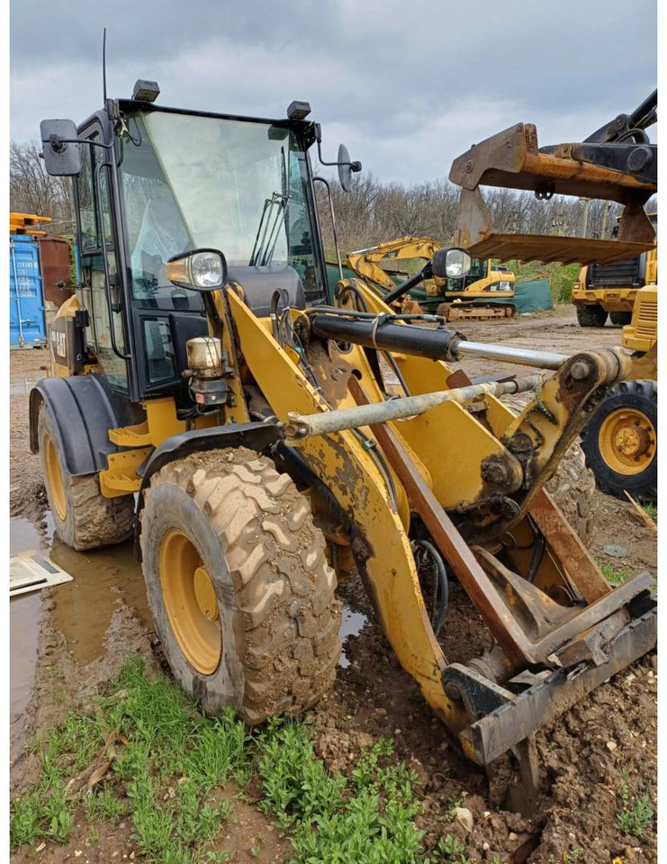 CAT 908M - Натоварувач на тркала: слика 2 CAT 908M - Натоварувач на тркала: слика 2