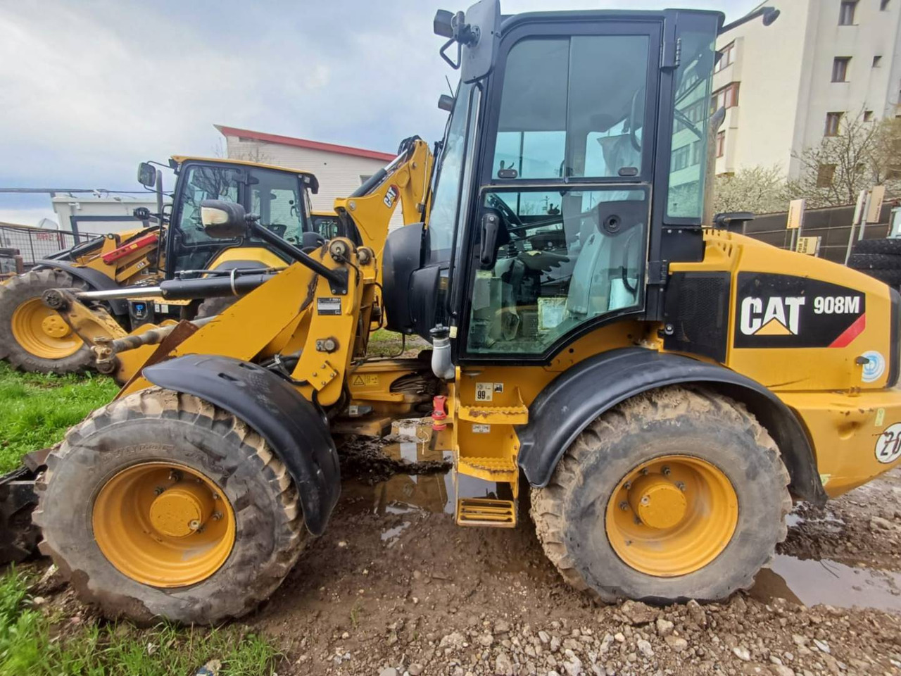 CAT 908M - Натоварувач на тркала: слика 5 CAT 908M - Натоварувач на тркала: слика 5
