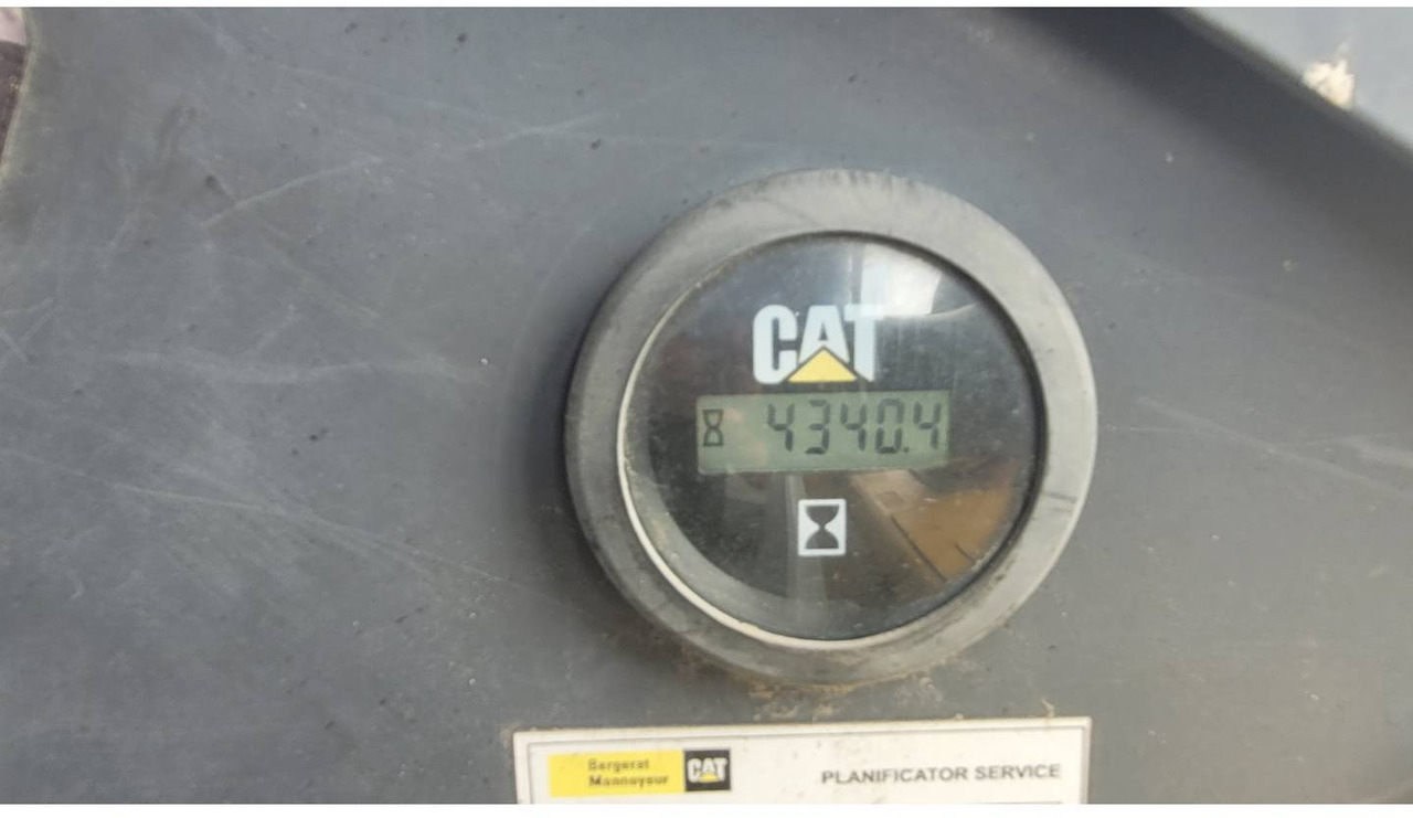 CAT AP-655D - Асфалтен поплочувач: слика 5 CAT AP-655D - Асфалтен поплочувач: слика 5