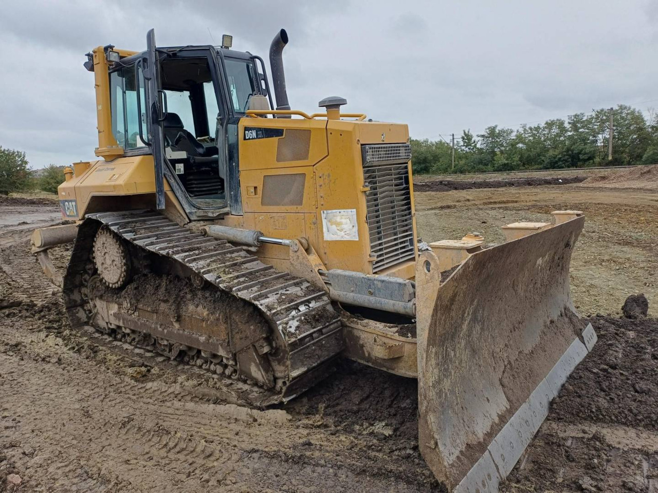 CAT D6NXL - Булдожер: слика 2 CAT D6NXL - Булдожер: слика 2