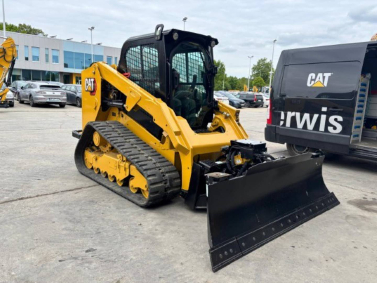 CAT 279D3 - Компактен натоварувач со гасеници: слика 2 CAT 279D3 - Компактен натоварувач со гасеници: слика 2