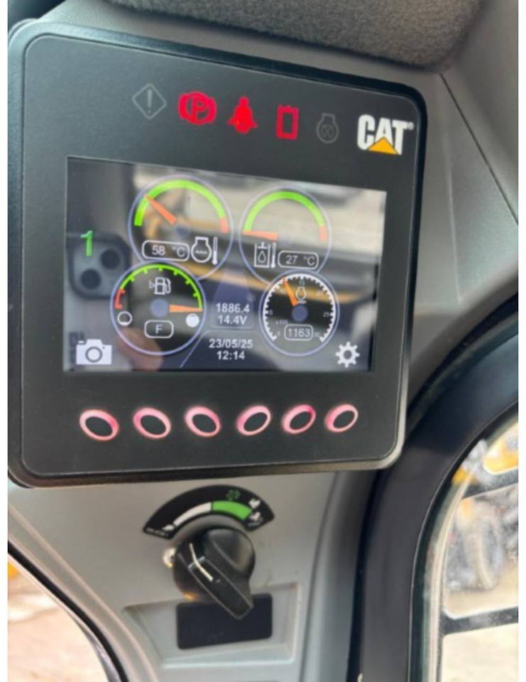 CAT 279D3 - Компактен натоварувач со гасеници: слика 5 CAT 279D3 - Компактен натоварувач со гасеници: слика 5