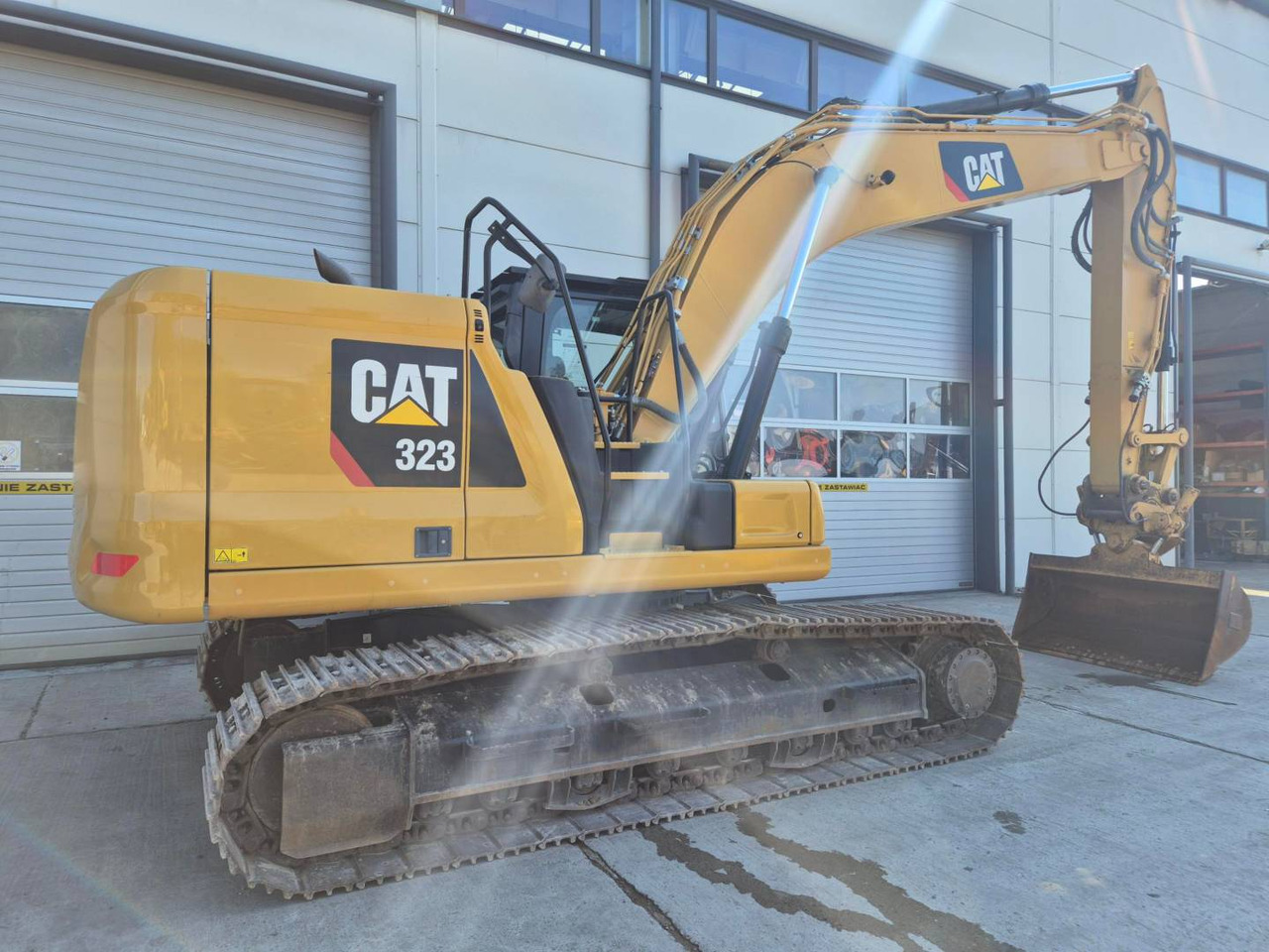 CAT 323 - Багер гасеничар: слика 3 CAT 323 - Багер гасеничар: слика 3