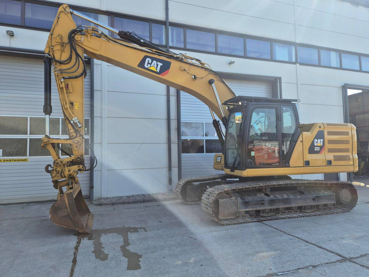 CAT 323 - Багер гасеничар: слика 1 CAT 323 - Багер гасеничар: слика 1