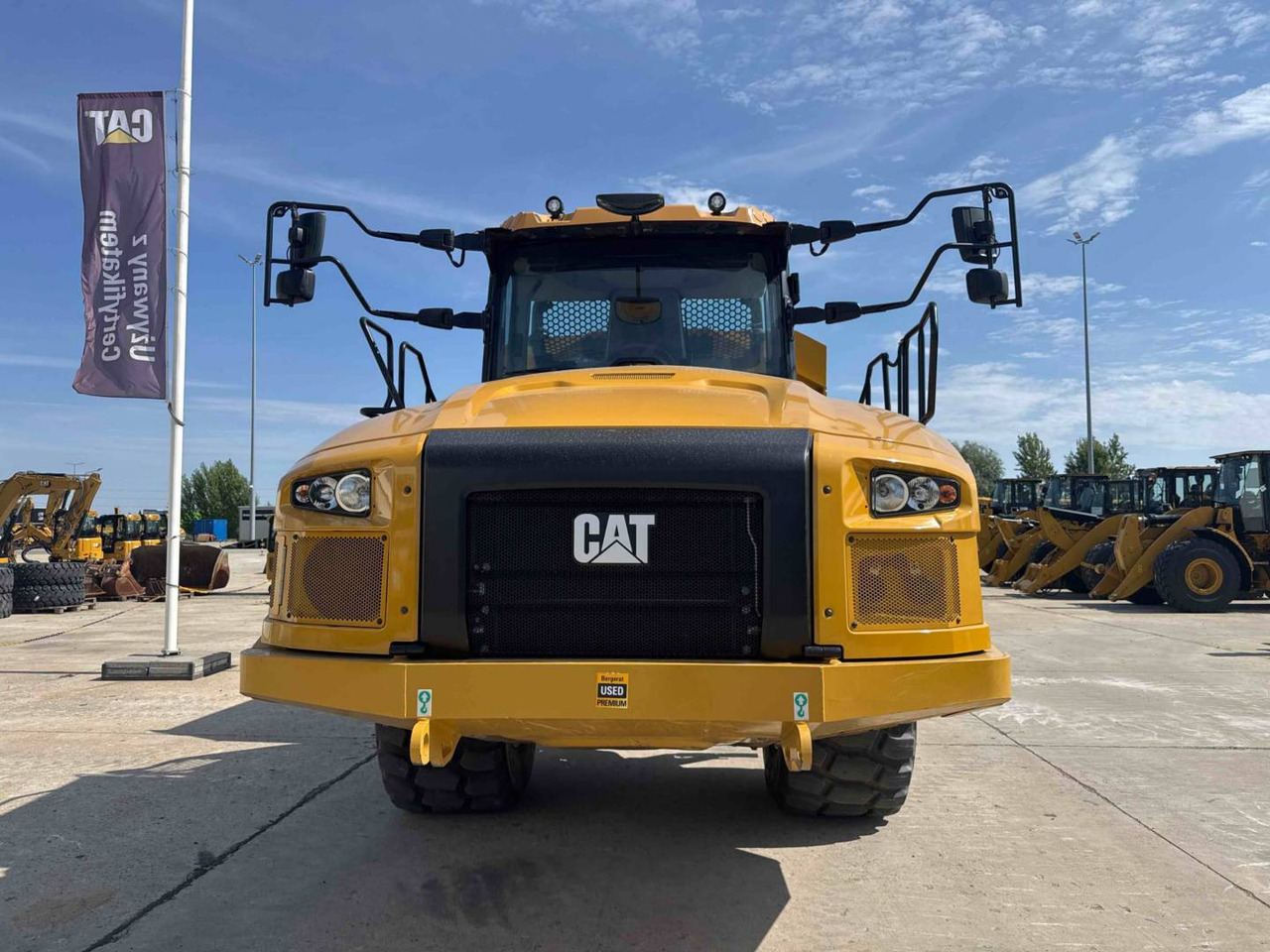 Зглобен истоварувач CAT 730: слика 13