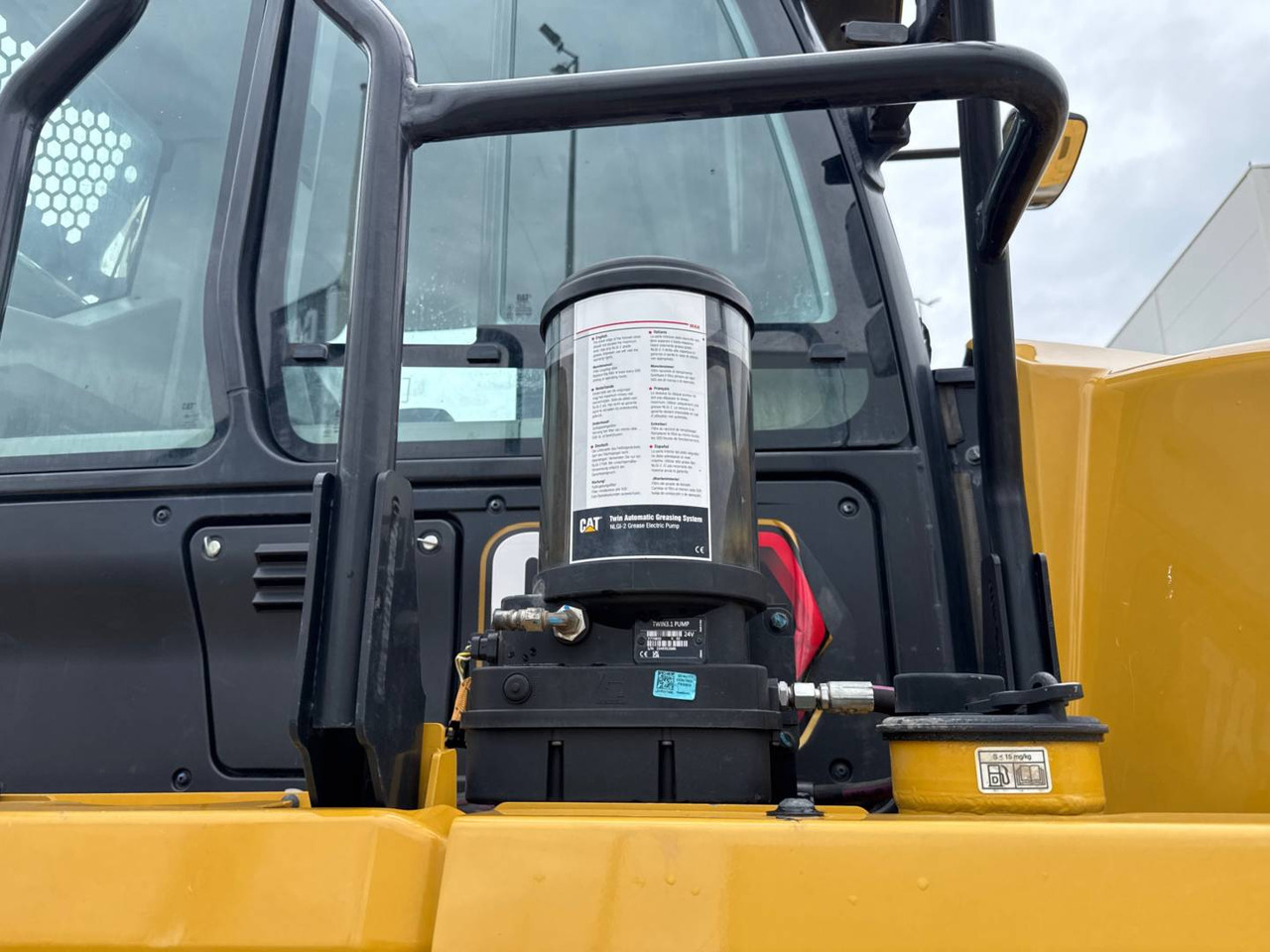 Зглобен истоварувач CAT 730: слика 16 Зглобен истоварувач CAT 730: слика 16