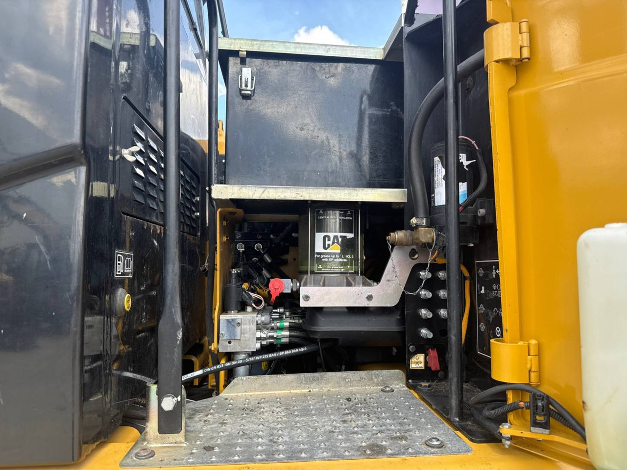 Багер на тркала CAT M313D: слика 17