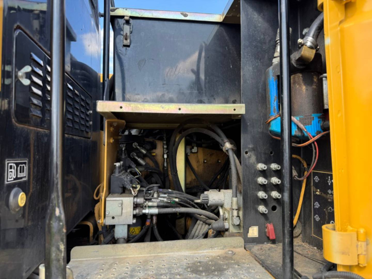Багер на тркала CAT M315D: слика 9