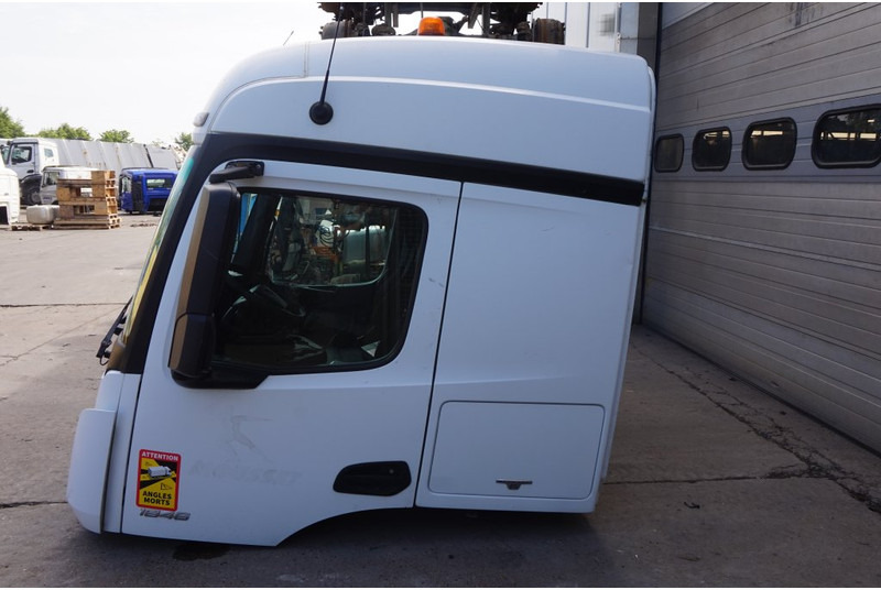 Mercedes-Benz L-STREAMSPACE 2.3MM 320 TUNNEL - Кабина и ентериер за Камион: слика 2 Mercedes-Benz L-STREAMSPACE 2.3MM 320 TUNNEL - Кабина и ентериер за Камион: слика 2