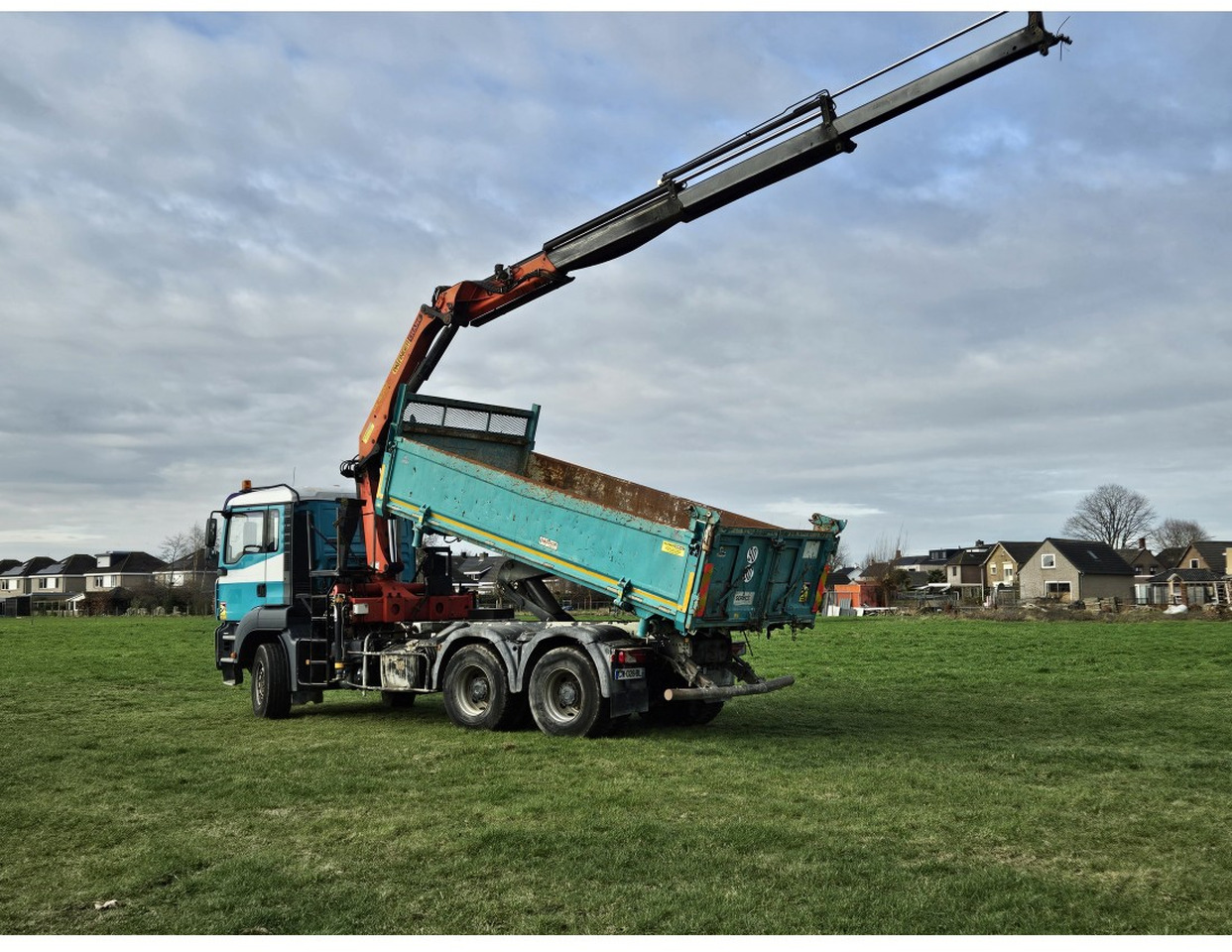 MAN TGA 33.360 TIPPER 3 SIDE CRANE PALFINGER 16502 *REMOTE CONTROL - Кипер: слика 4 MAN TGA 33.360 TIPPER 3 SIDE CRANE PALFINGER 16502 *REMOTE CONTROL - Кипер: слика 4