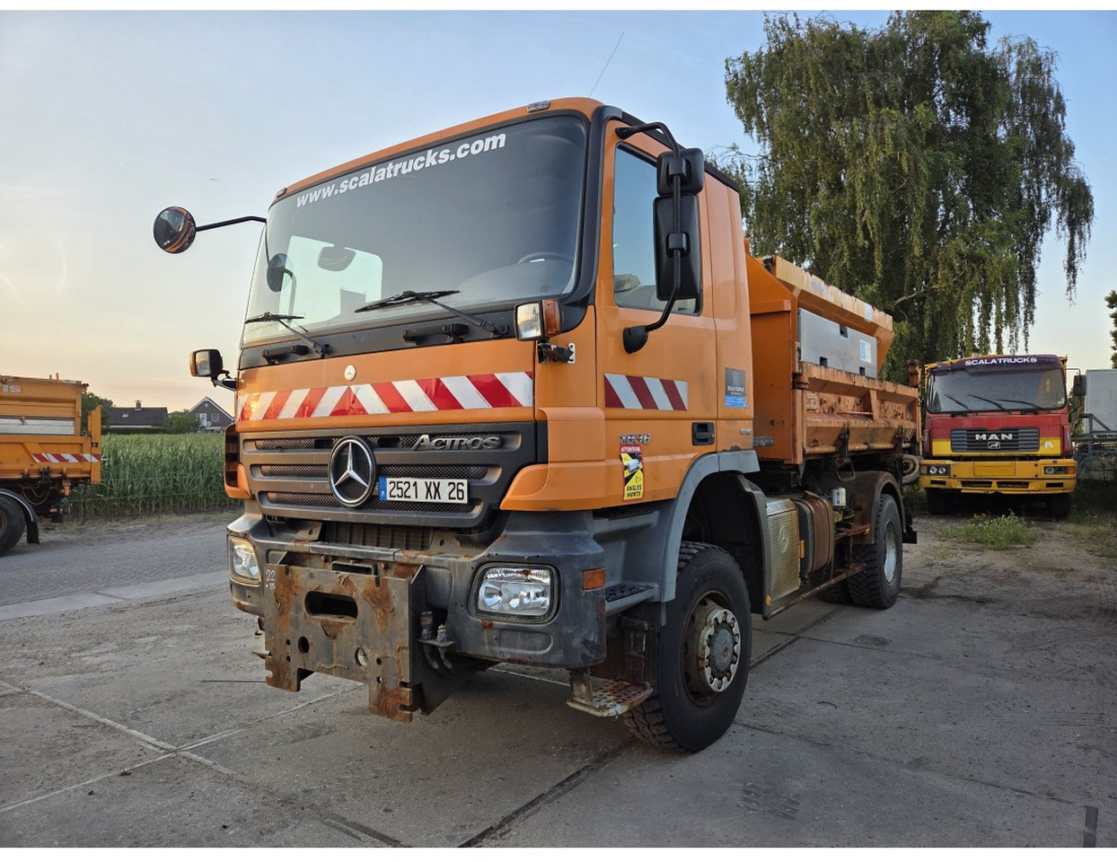 MERCEDES ACTROS 1836 4X4 TIPPER possible to buy with salt spreader - Кипер: слика 1 MERCEDES ACTROS 1836 4X4 TIPPER possible to buy with salt spreader - Кипер: слика 1