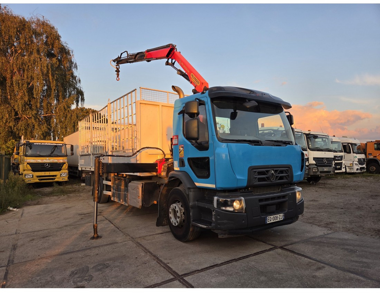 Renault C 280 4X2 Palfinger PK12002 EH Kran Crane Remote Control Automat flatbed truck - Камион со платформа, Камион со кран: слика 4 Renault C 280 4X2 Palfinger PK12002 EH Kran Crane Remote Control Automat flatbed truck - Камион со платформа, Камион со кран: слика 4