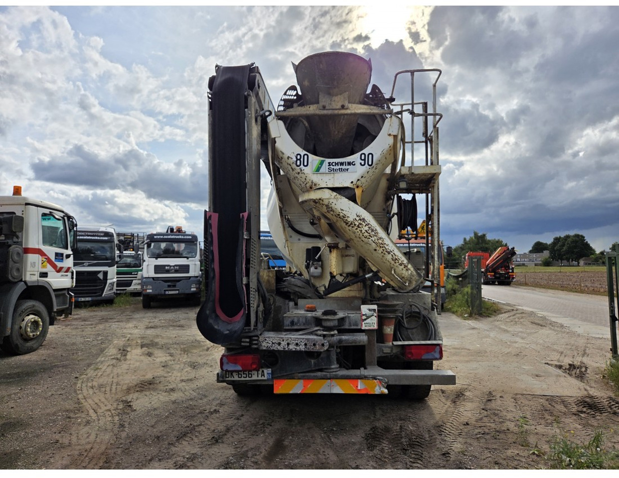 TGS 35.400 8X4 Concrete Mixer Stetter Euro 6 Steelsuspension - Камион миксер за бетон: слика 3 TGS 35.400 8X4 Concrete Mixer Stetter Euro 6 Steelsuspension - Камион миксер за бетон: слика 3