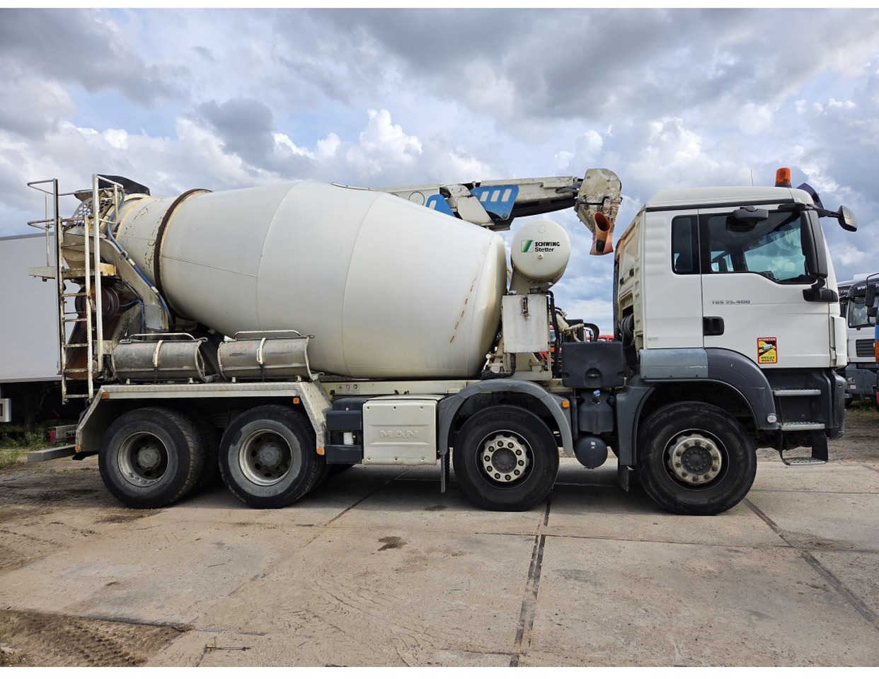 TGS 35.400 8X4 Concrete Mixer Stetter Euro 6 Steelsuspension - Камион миксер за бетон: слика 4 TGS 35.400 8X4 Concrete Mixer Stetter Euro 6 Steelsuspension - Камион миксер за бетон: слика 4