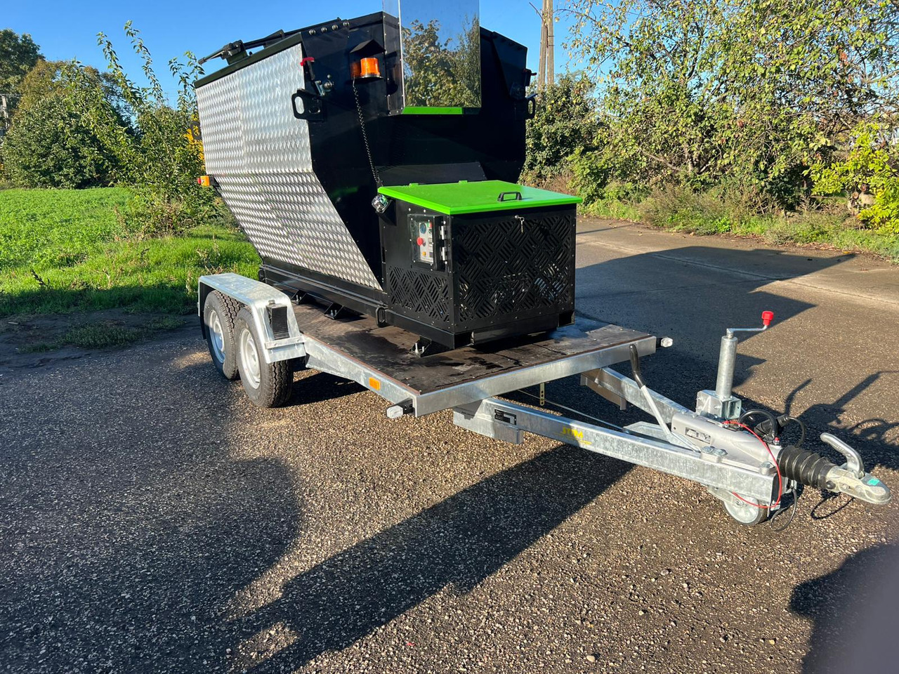 TICAB Asphalt Hot Box from the Manufacturer for 2,8 t, termiskais bunkurs asfaltam HB-2 - Машина за асфалт: слика 4 TICAB Asphalt Hot Box from the Manufacturer for 2,8 t, termiskais bunkurs asfaltam HB-2 - Машина за асфалт: слика 4