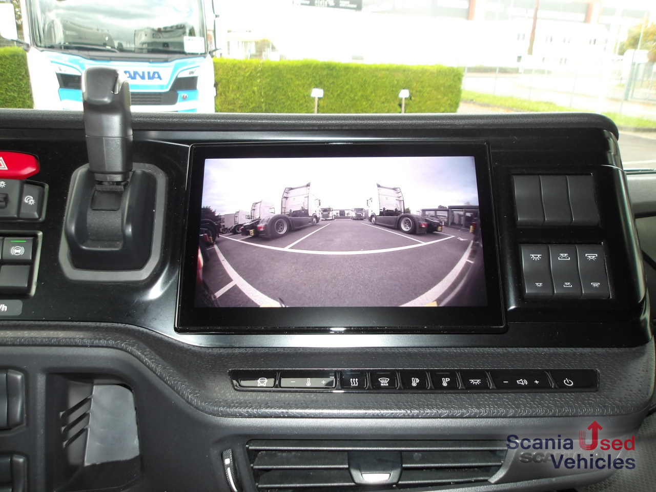 SCANIA R 460 EB - MEGA - HIGHLINE - 2x TANKs - ACC - Камион влекач: слика 3 SCANIA R 460 EB - MEGA - HIGHLINE - 2x TANKs - ACC - Камион влекач: слика 3