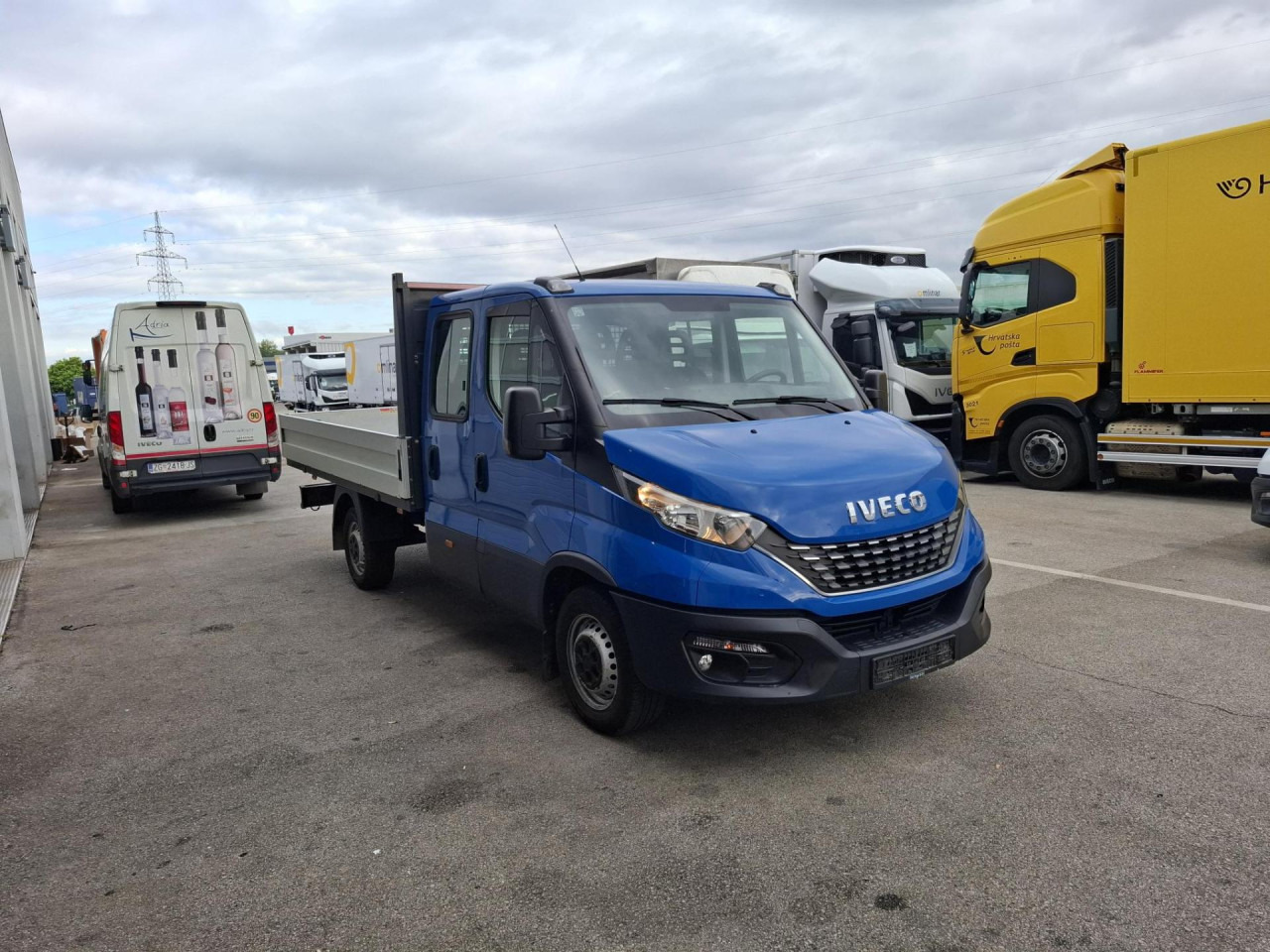 IVECO Daily 35S16A8 - Товарно комбе, Комби со двојна кабина: слика 2 IVECO Daily 35S16A8 - Товарно комбе, Комби со двојна кабина: слика 2