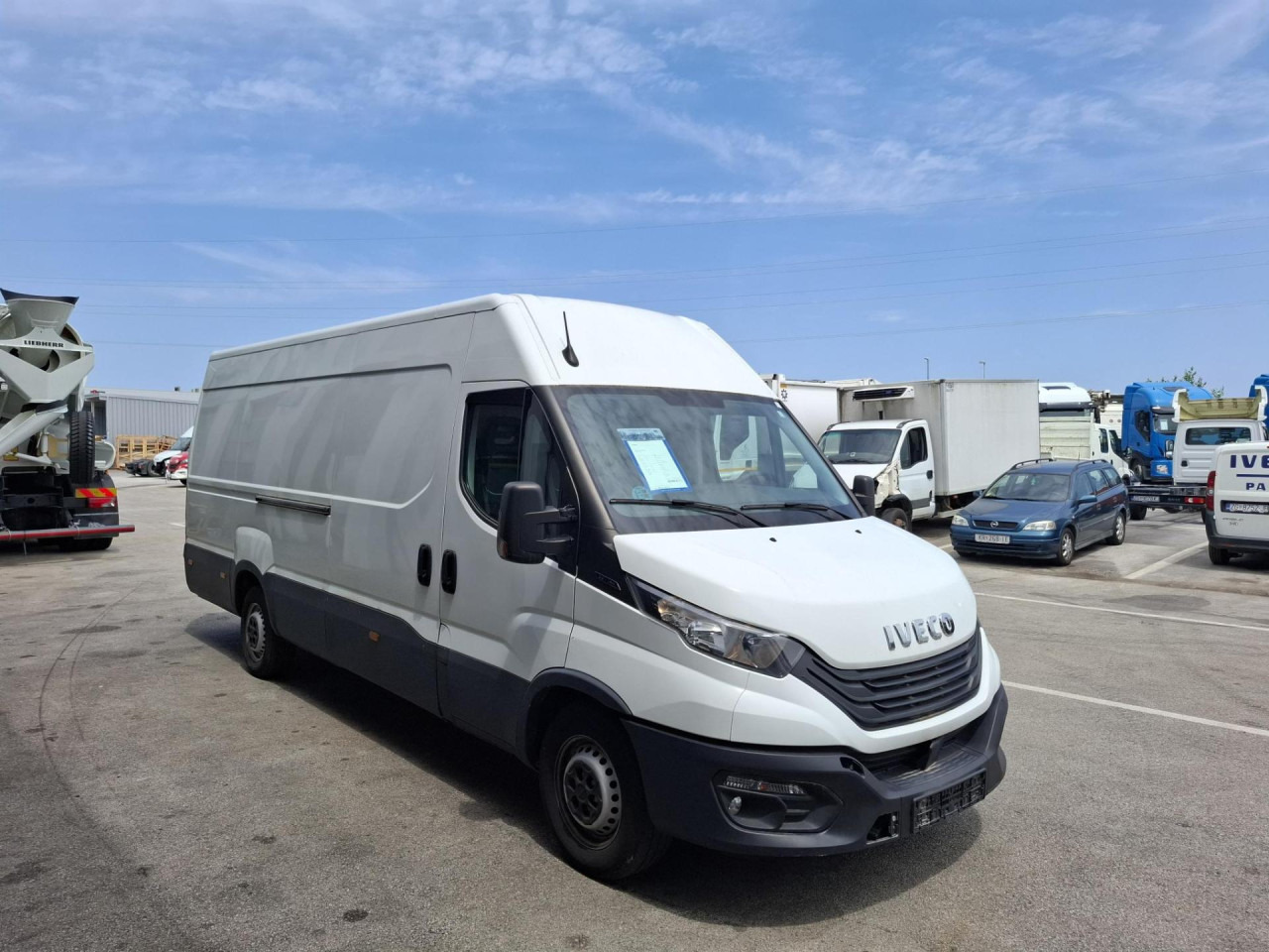 IVECO Daily 35S16V - Патничко комбе: слика 2 IVECO Daily 35S16V - Патничко комбе: слика 2