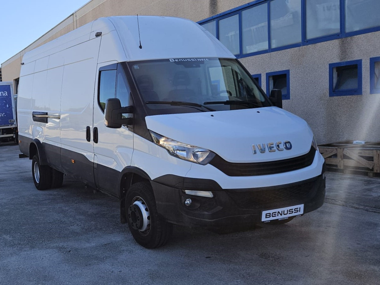 IVECO Daily 65C15 - Патничко комбе: слика 2 IVECO Daily 65C15 - Патничко комбе: слика 2