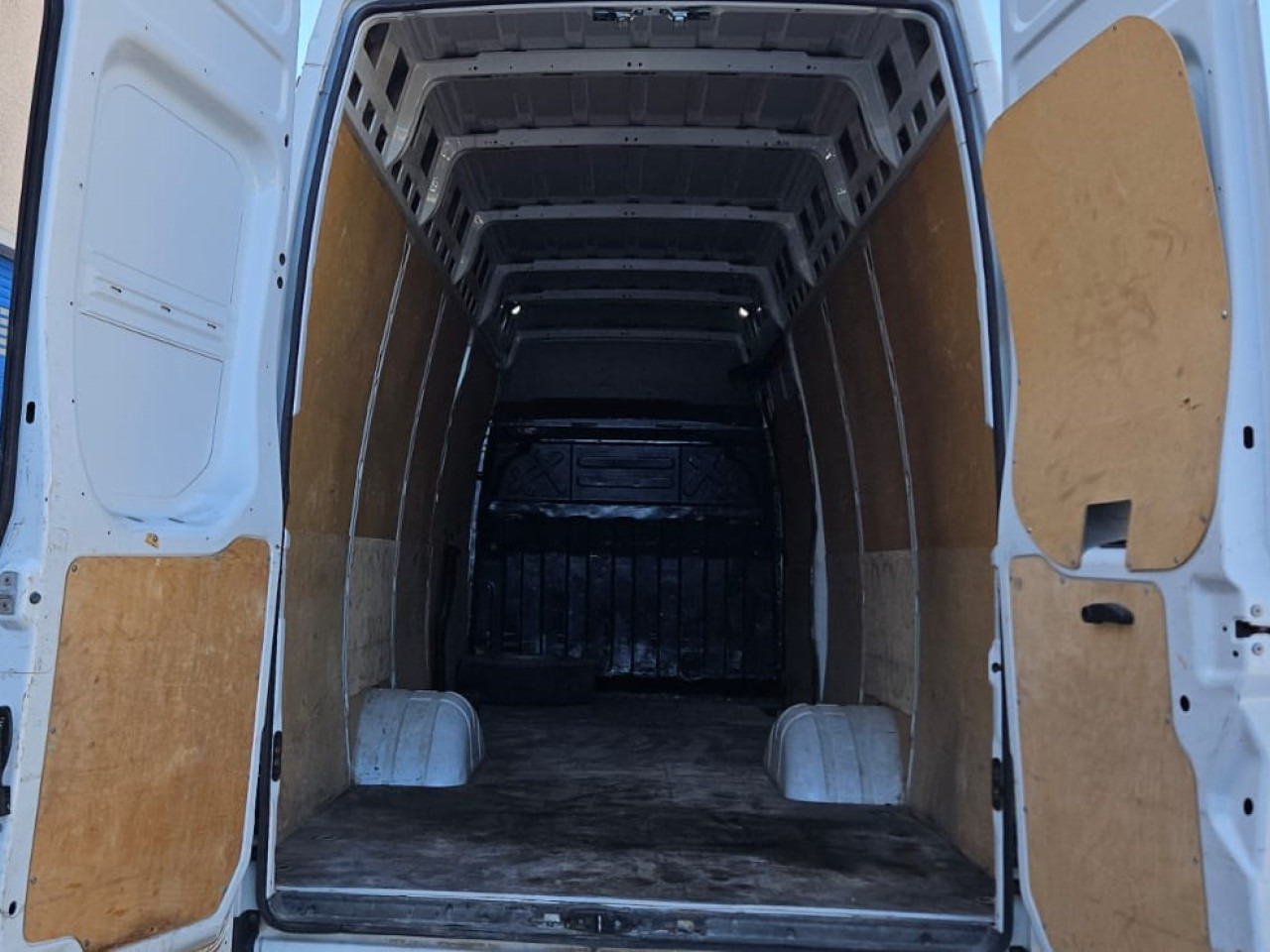 IVECO Daily 65C15 - Патничко комбе: слика 3 IVECO Daily 65C15 - Патничко комбе: слика 3