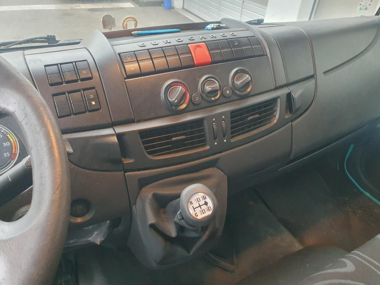 Камион со церада IVECO Eurocargo ML120E25: слика 7