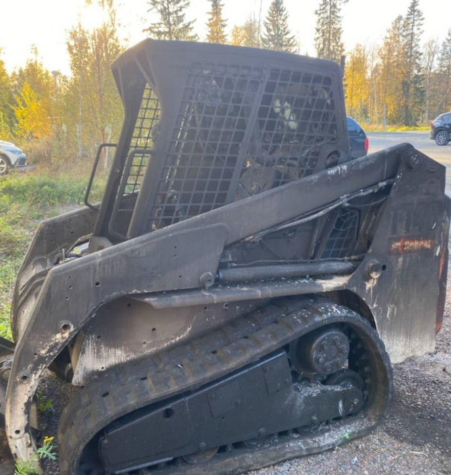 Bobcat T 140 ONLY FOR SPAREPARTS / ENDAST FÖR RESERVDELAR - Мотор за Градежна машина: слика 2 Bobcat T 140 ONLY FOR SPAREPARTS / ENDAST FÖR RESERVDELAR - Мотор за Градежна машина: слика 2